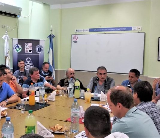 La CATT ratificó las asambleas para el martes 27 de 4 a 7 hs. Schmid con Maturano durante la reunión de Comisión Directiva de la FeMPINRA